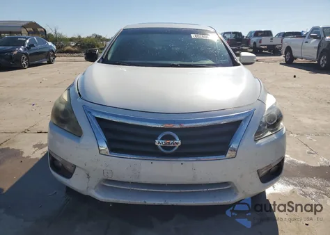 2015 Nissan Altima 2.5 z USA, uszkodzony, nr VIN 1N4AL3AP1FN351977